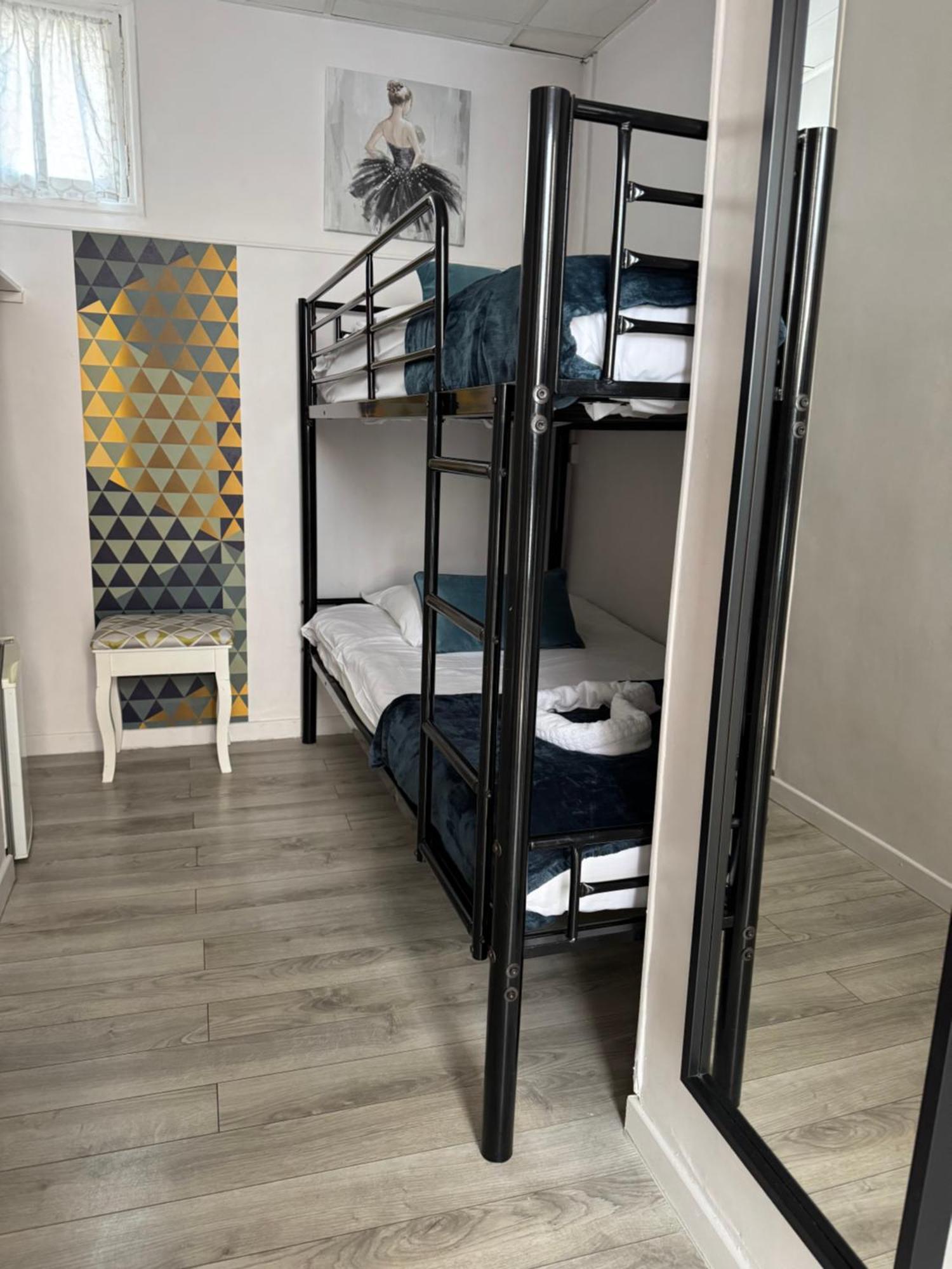 Des Dames Hotell *
